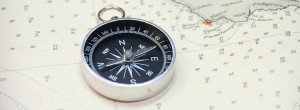 Kompass auf Seekarte